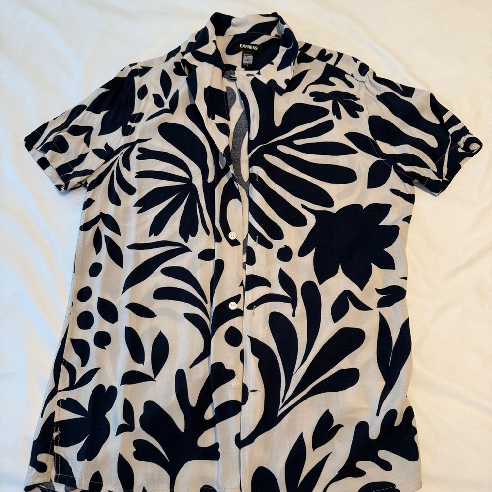 Men’s Express Floral Button-Down, Small